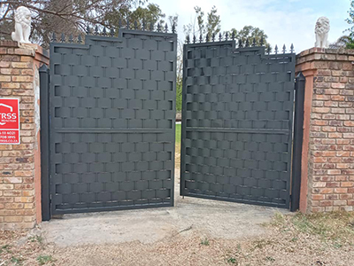 Palisade Fence Weaving Palisade Fence Weaving